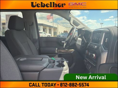 Used 2019 Chevrolet Silverado 1500 LT w/ All-Star Edition AWD/4WD image 2