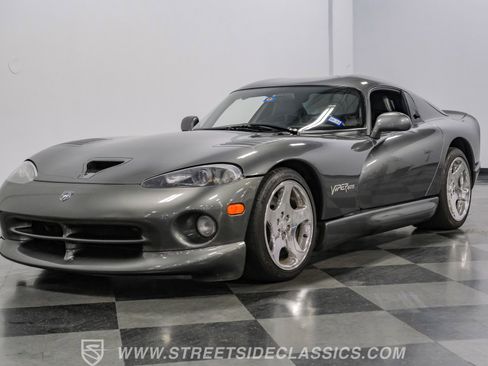 Used 2002 Dodge Viper GTS image 17