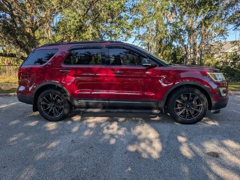 Used 2017 Ford Explorer XLT w/ Equipment Group 202A image 10