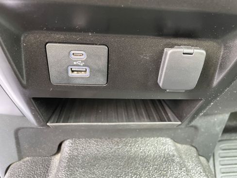 Used 2021 Ford F350 XLT w/ XLT Premium Package AWD/4WD image 25