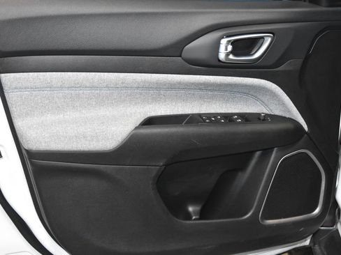 Used 2022 Jeep Compass Latitude w/ Convenience Group image 4