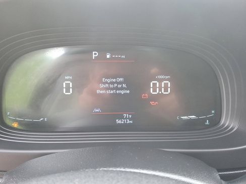 Used 2024 Hyundai Venue Limited FWD image 26