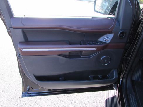 Used 2024 Ford Expedition Max Limited image 11