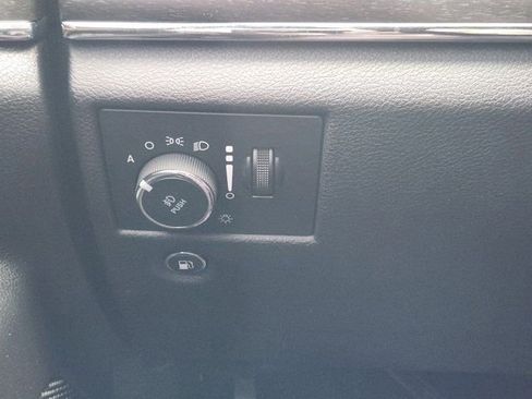 Used 2018 Jeep Grand Cherokee Limited image 23