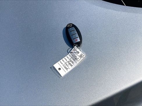 Used 2022 Nissan Rogue SV FWD image 15
