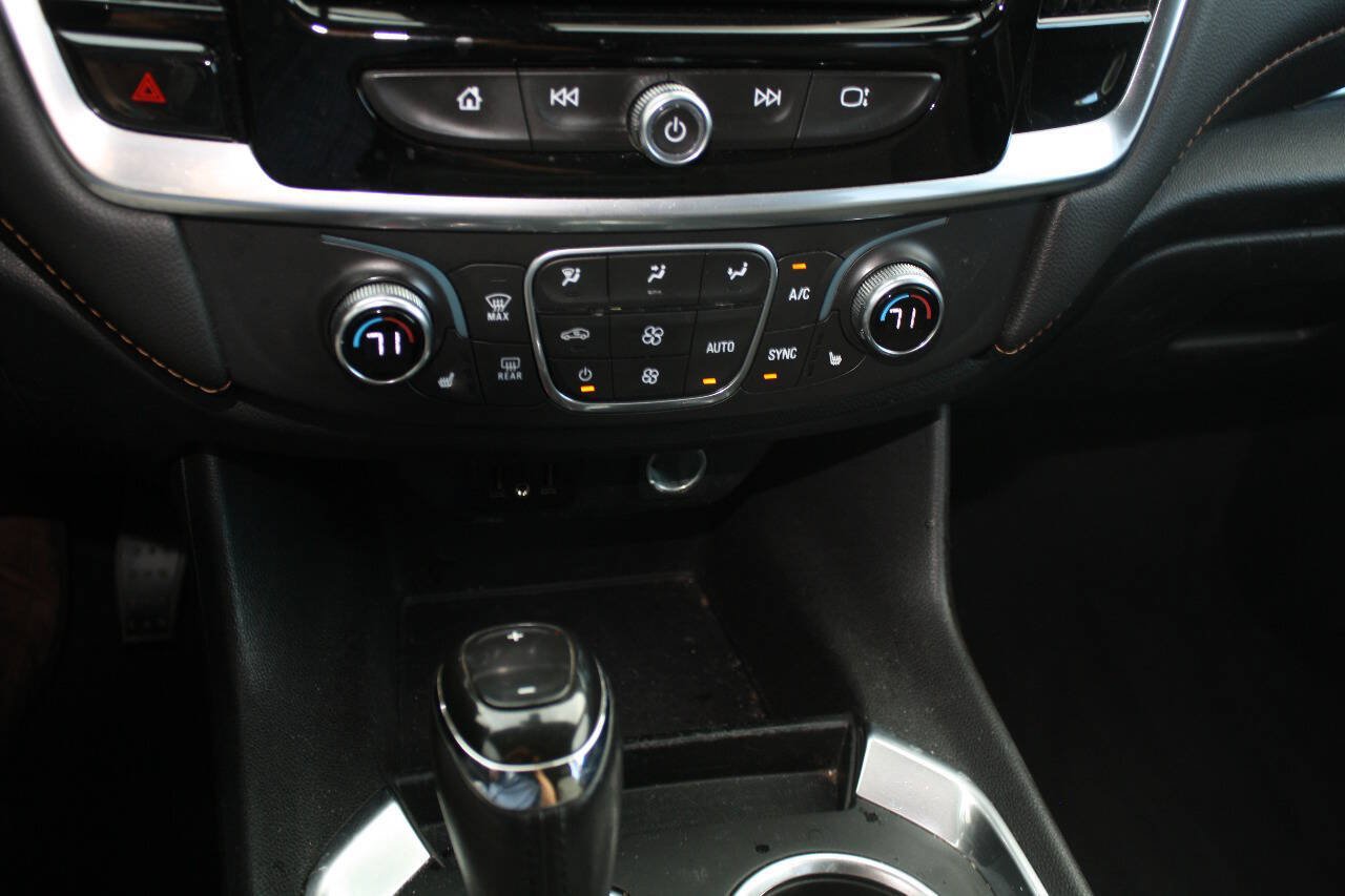 Used 2019 Chevrolet Traverse LT FWD image 13