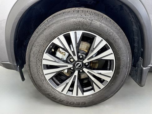 Used 2023 Nissan Rogue SV image 38