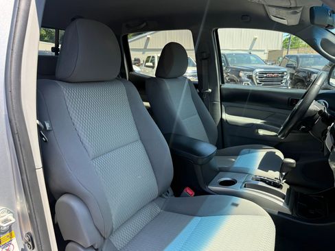 Used 2015 Toyota Tacoma 4x4 Double Cab w/ SR5 Package image 21