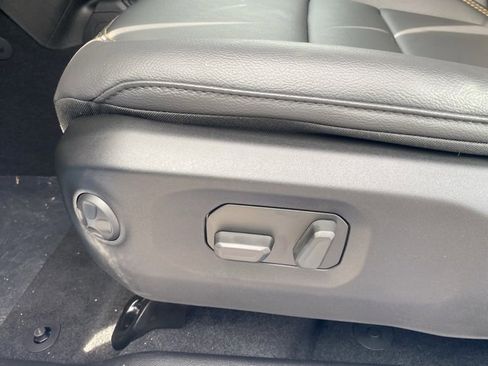 New 2025 Jeep Gladiator Sport image 16