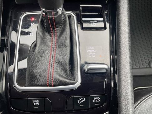 Used 2024 Jeep Compass Trailhawk w/ Trailhawk Convenience Group image 30