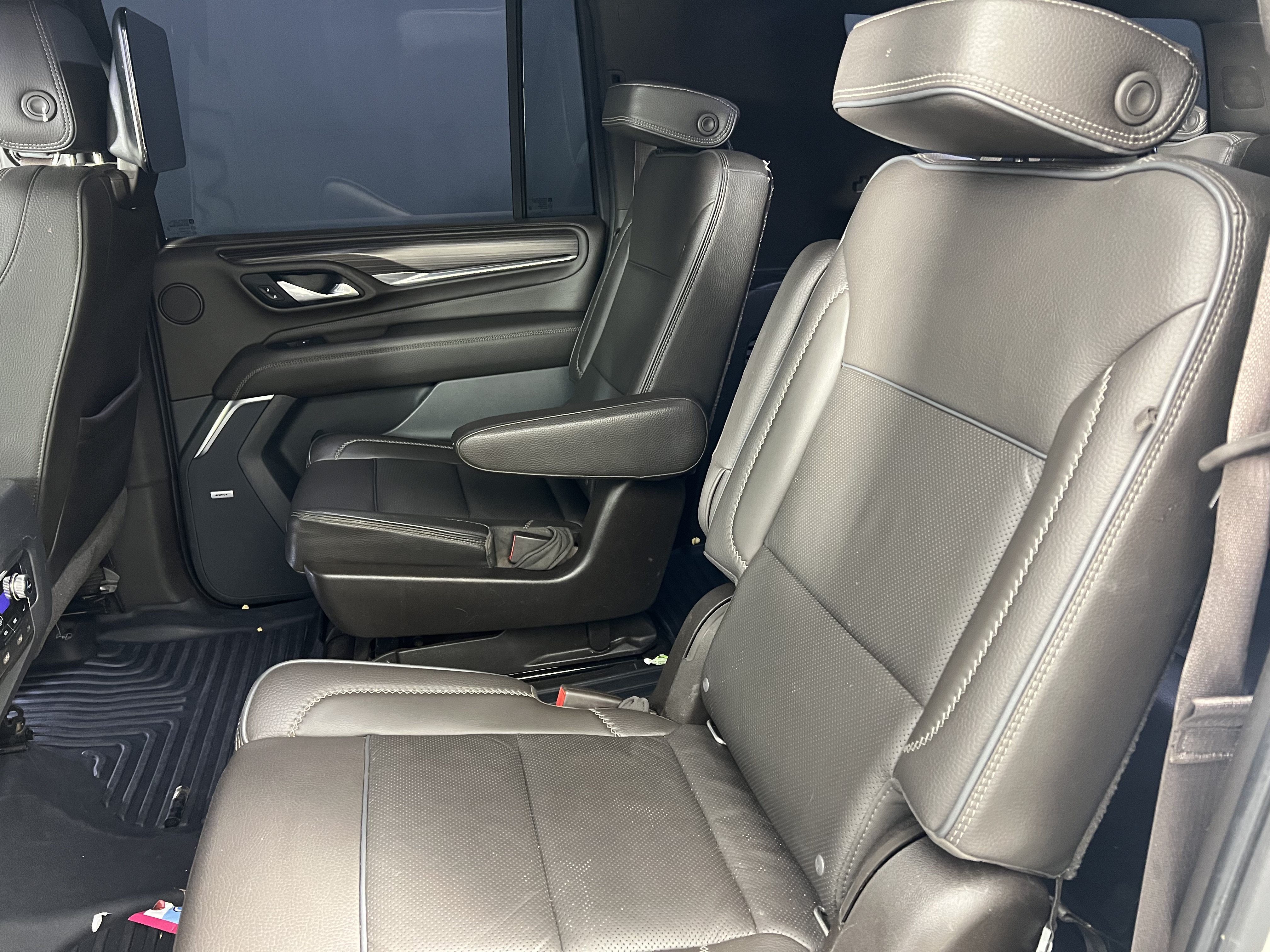 Used 2021 GMC Yukon XL Denali w/ Denali Premium Package AWD/4WD image 20