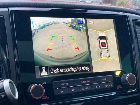 Used 2024 Nissan Titan PRO-4X w/ Pro-4x Convenience Package image 24