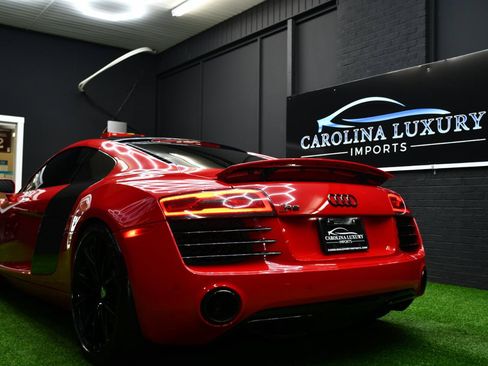 Used 2014 Audi R8 V8 w/ Convenience Package AWD/4WD image 8