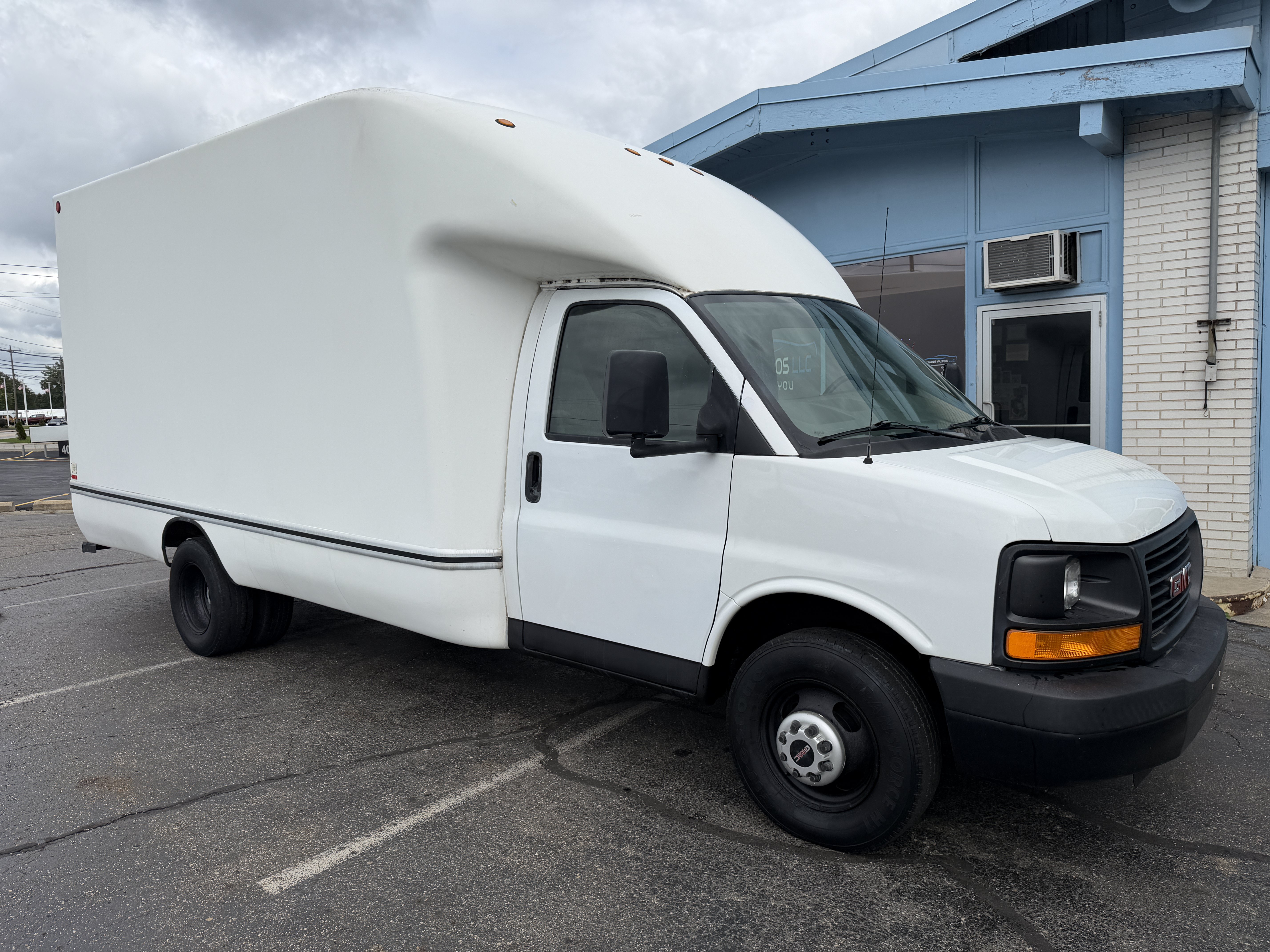 Used 2008 GMC Savana 3500 RWD image 7