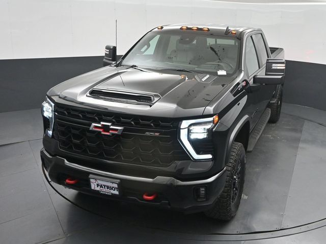 Used 2024 Chevrolet Silverado 2500 ZR2 w/ Technology Package AWD/4WD image 46