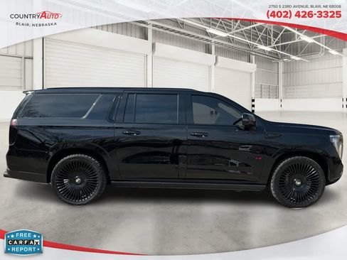 Used 2025 GMC Yukon XL AT4 Ultimate image 6