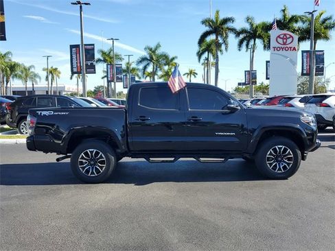 Used 2022 Toyota Tacoma TRD Sport w/ Technology Package image 12