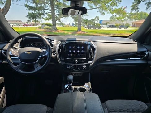 Certified 2023 Chevrolet Traverse LT FWD image 12