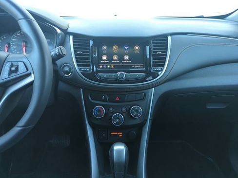 Used 2022 Chevrolet Trax LT w/ Midnight Edition image 24