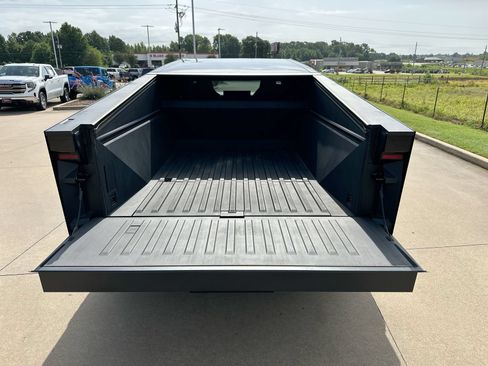 Used 2024 Tesla Cybertruck AWD Crew Cab image 25