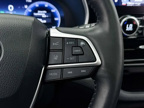 Used 2023 Toyota Highlander Limited AWD/4WD image 35