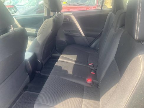 Used 2013 Toyota RAV4 XLE AWD/4WD image 9