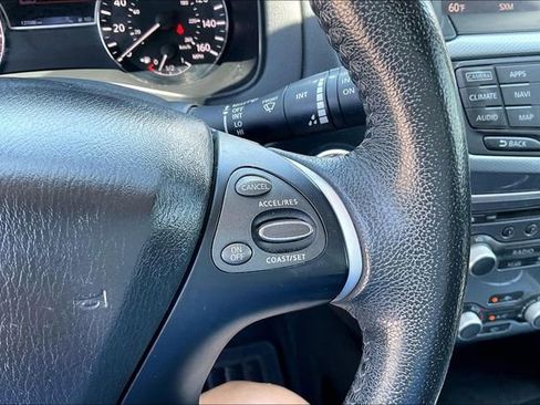 Used 2017 Nissan Pathfinder SL w/ SL Tech Package FWD image 17