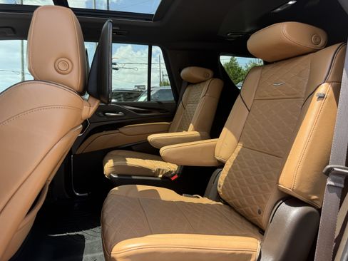 Used 2024 Cadillac Escalade Sport w/ LPO, ONYX Package AWD/4WD image 18
