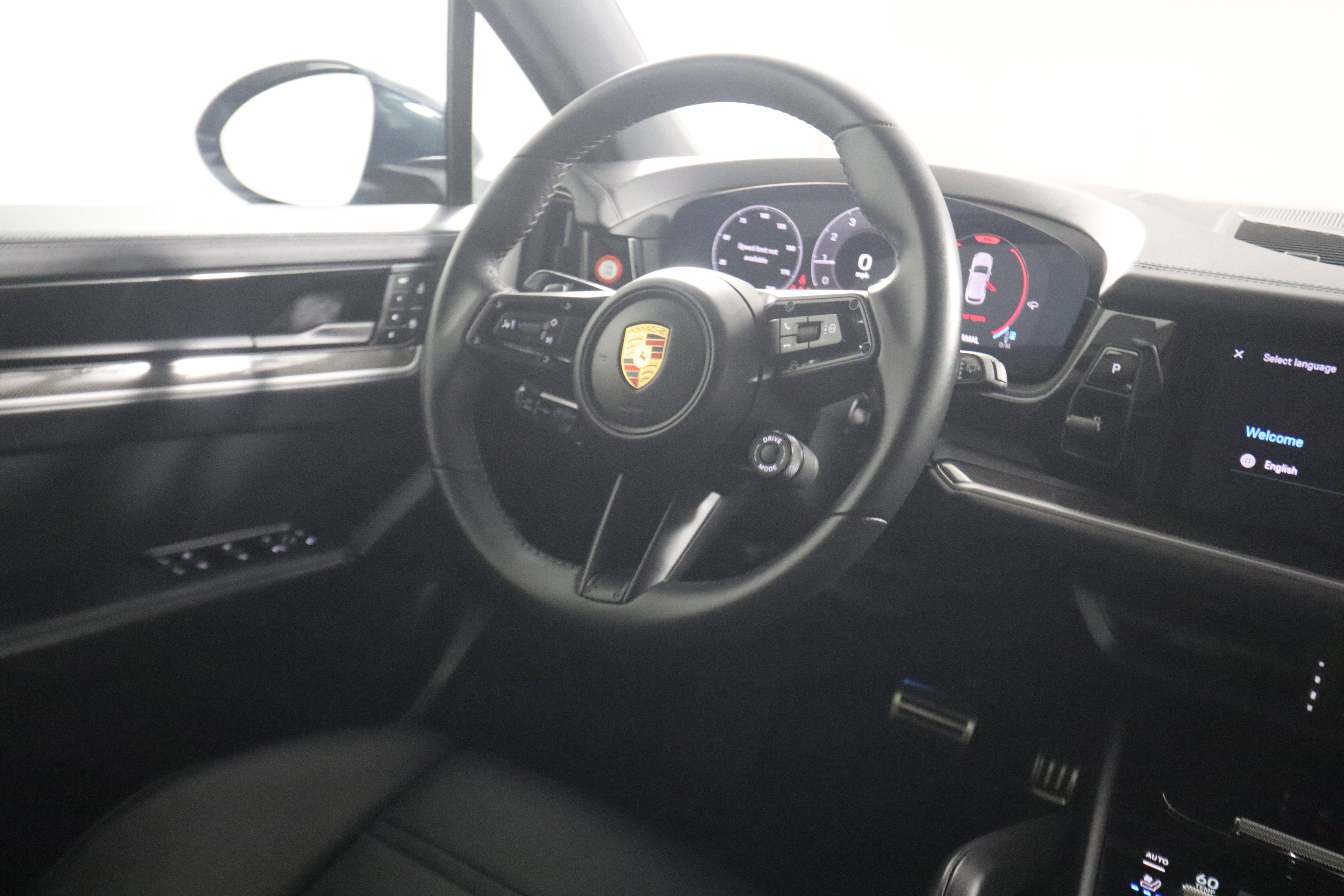 Used 2025 Porsche Cayenne S AWD/4WD image 12