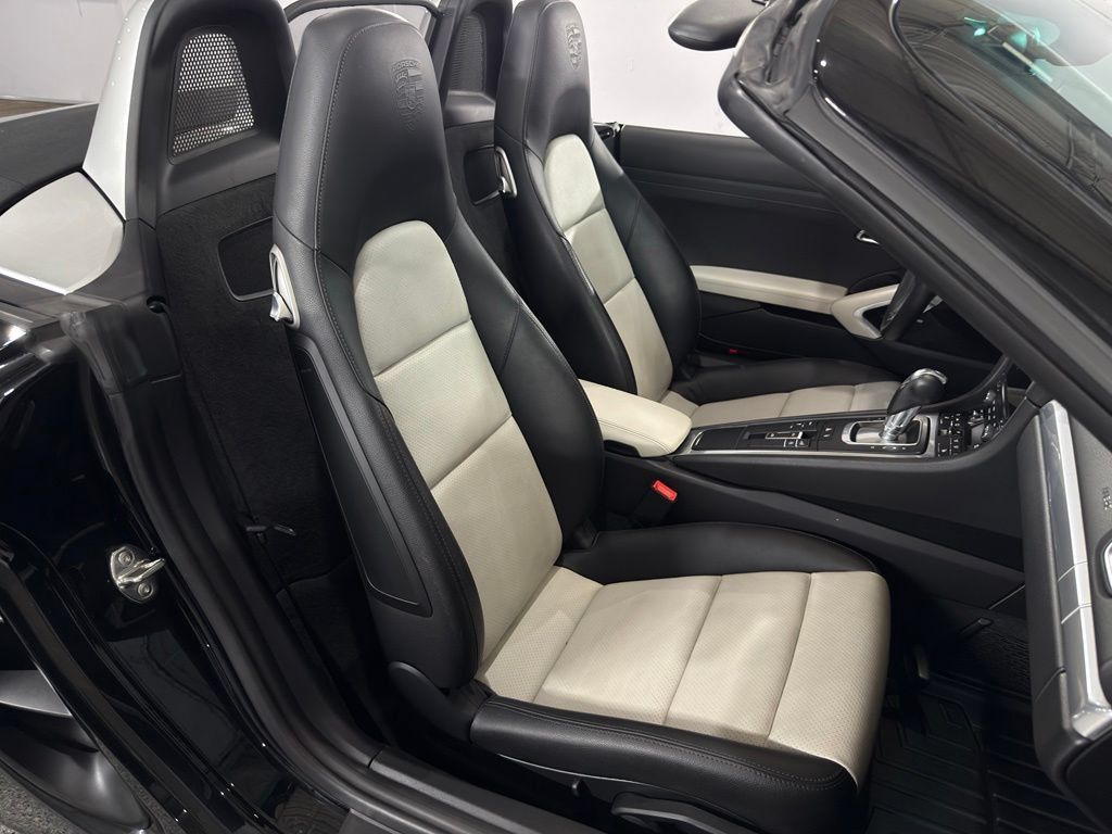 Used 2018 Porsche 718 Boxster RWD image 21