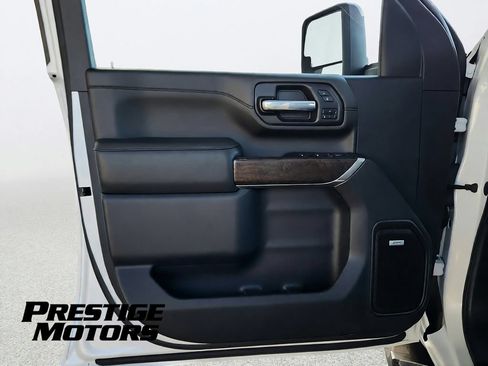 Used 2022 GMC Sierra 3500 Denali w/ Denali Ultimate Package AWD/4WD image 28