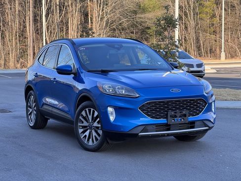 Used 2020 Ford Escape Titanium image 1