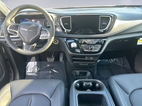New 2026 Chrysler Pacifica Select image 10