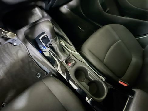 Used 2021 Toyota Corolla LE FWD image 21