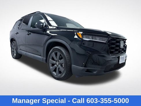 Used 2025 Honda Pilot Sport image 1