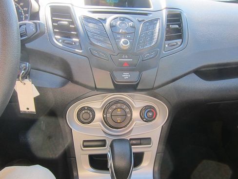 Used 2017 Ford Fiesta SE FWD image 13