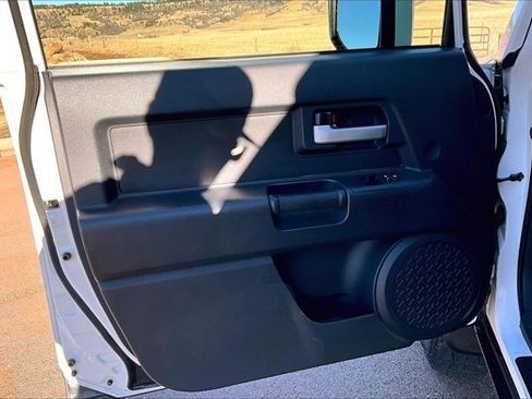 Used 2014 Toyota FJ Cruiser 4WD image 20