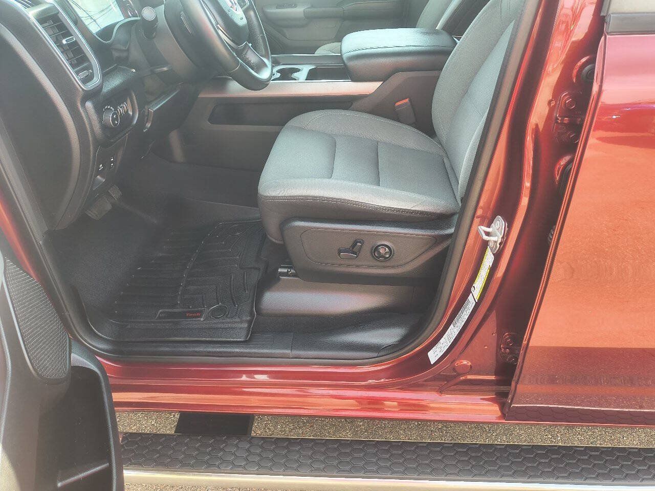 Used 2019 RAM 1500 Big Horn AWD/4WD image 18