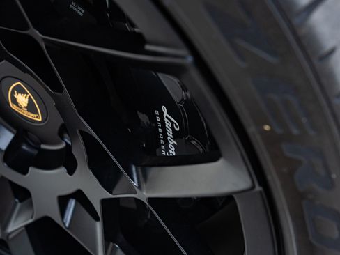 Used 2019 Lamborghini Urus AWD/4WD image 21