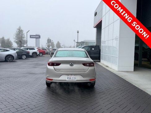 Used 2022 MAZDA MAZDA3 s image 3