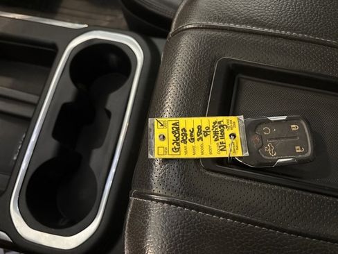 Used 2022 GMC Sierra 3500 Denali image 30