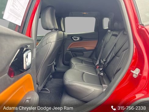Used 2025 Jeep Compass Limited AWD/4WD image 11