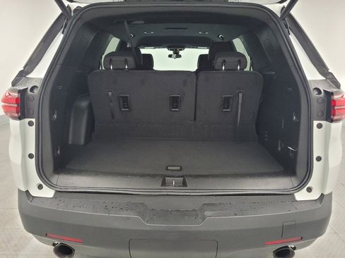 Used 2023 Chevrolet Traverse LT image 29