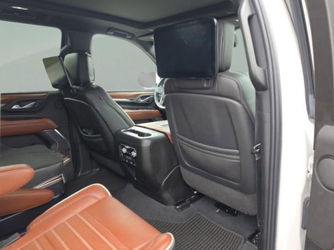 Used 2023 GMC Yukon Denali Ultimate AWD/4WD image 27