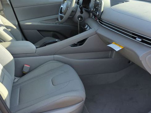 New 2026 Hyundai Elantra SE FWD image 22