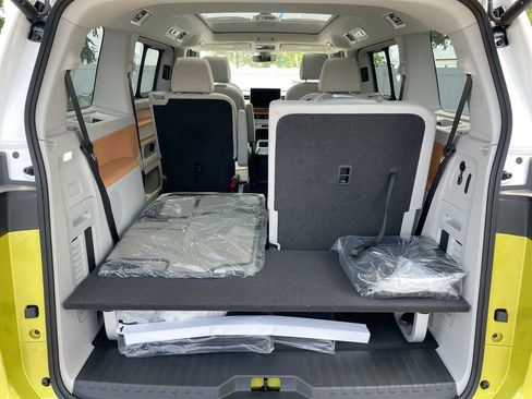 New 2025 Volkswagen ID. Buzz Pro S Plus image 51