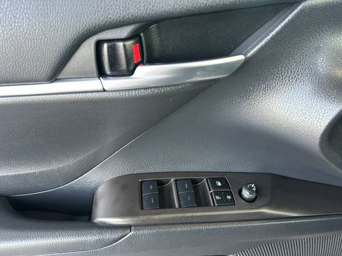 Used 2023 Toyota Camry SE w/ Convenience Package FWD image 10