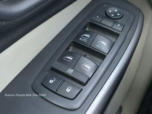 Used 2019 Jeep Cherokee Limited image 23