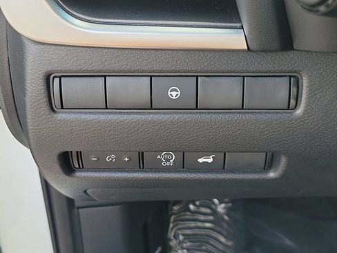 Used 2026 Nissan Rogue SV FWD image 30