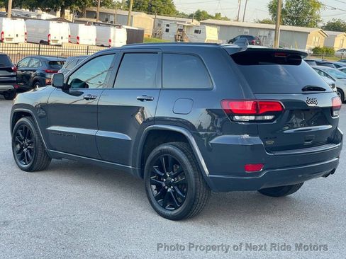 Used 2018 Jeep Grand Cherokee Altitude image 5